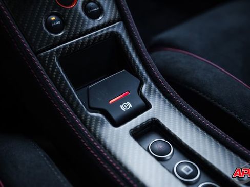 Used 2016 McLaren 675LT Coupe RWD image 92