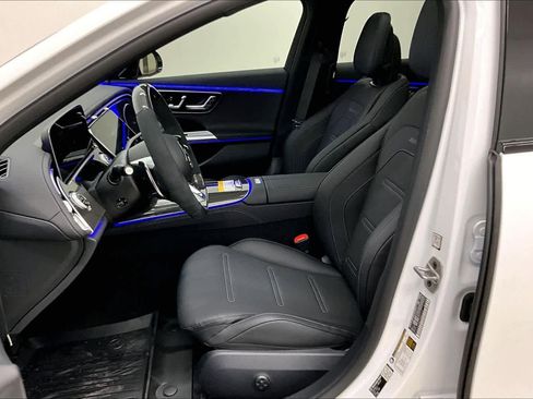 New 2026 Mercedes-Benz E 53 AMG e 4MATIC Sedan image 9