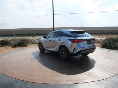 Used 2023 Lexus RX 350 FWD image 4