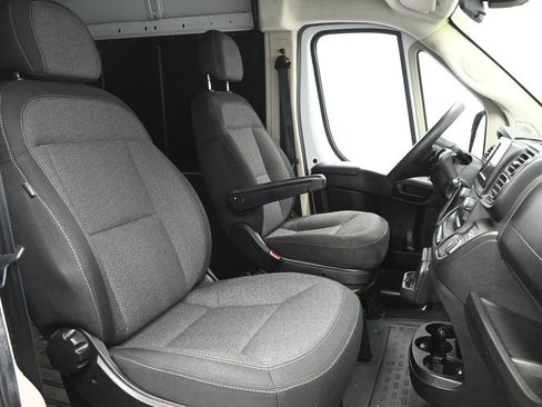 Used 2022 RAM ProMaster 2500 image 11