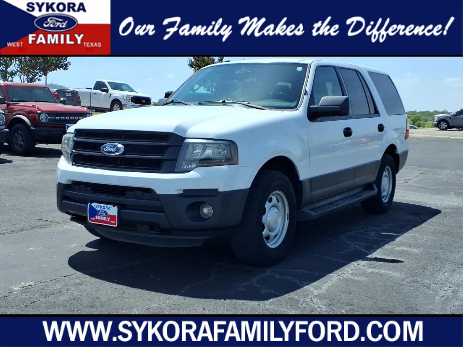 Used 2017 Ford Expedition XL RWD image 1