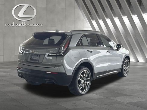 Used 2023 Cadillac XT4 Sport w/ Technology Package FWD image 6