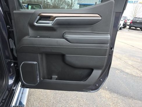 Used 2022 Chevrolet Silverado 1500 LT image 12