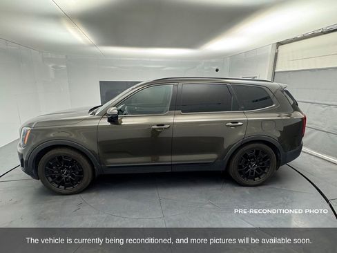 Used 2022 Kia Telluride SX w/ SX Prestige Package AWD/4WD image 2