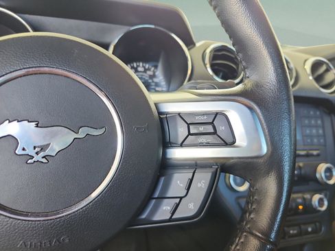 Used 2016 Ford Mustang Coupe RWD image 23