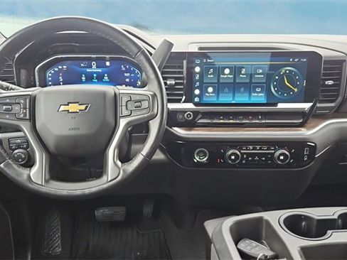 Used 2022 Chevrolet Silverado 1500 LT image 9