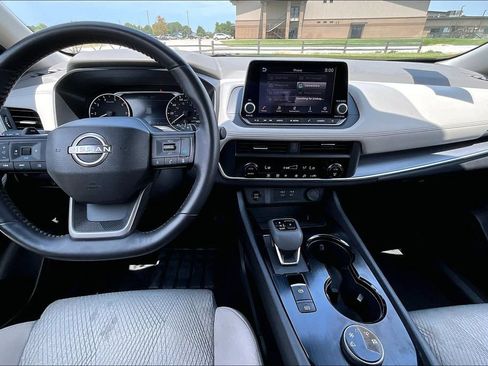 Used 2025 Nissan Rogue SV AWD/4WD image 14