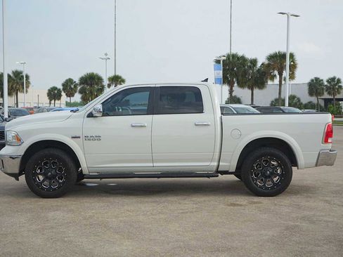 Used 2016 RAM 1500 Laramie w/ Convenience Group AWD/4WD image 3