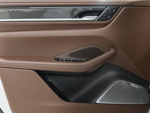 New 2025 Porsche Macan Turbo Electric image 4