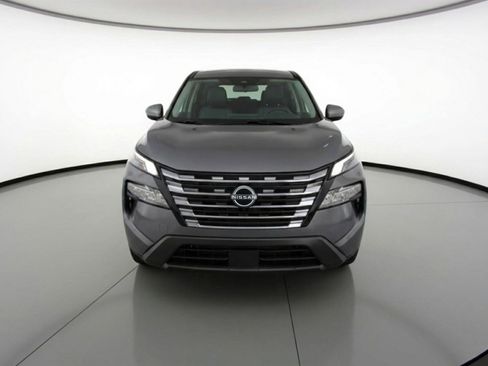 Used 2025 Nissan Rogue SV FWD image 2