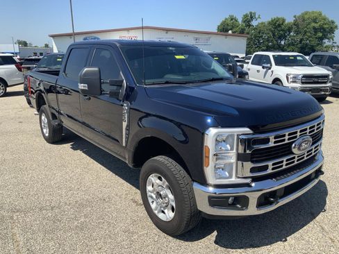 Used 2025 Ford F250 XLT AWD/4WD image 2