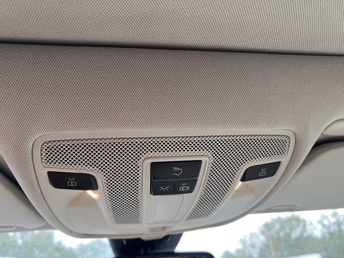 Used 2018 INFINITI QX30 Premium w/ Navigation Package image 32