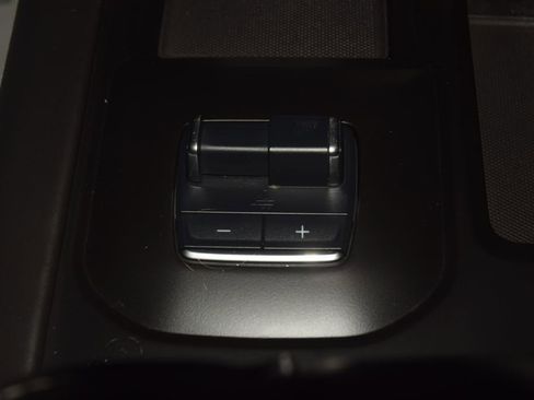 Used 2024 GMC Sierra 2500 AT4X AWD/4WD image 40