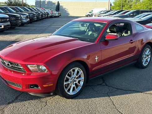 Used 2011 Ford Mustang Premium w/ 202A Rapid Spec Order Code RWD image 2