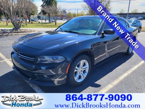Used 2016 Dodge Charger SE image 1