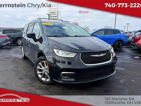 Used 2021 Chrysler Pacifica Touring-L image 1