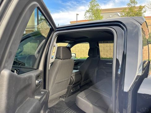 Used 2023 Chevrolet Silverado 1500 Custom image 9