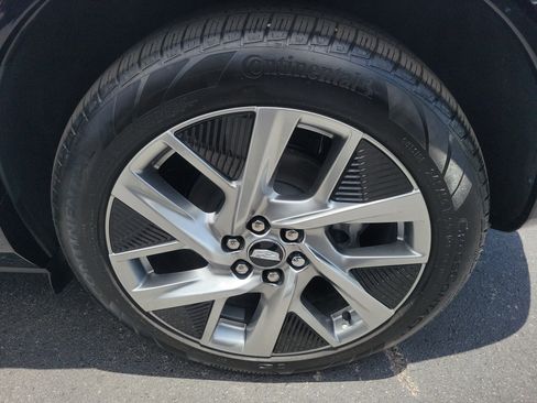 Used 2025 Cadillac Optiq Luxury 1 w/ LPO, Floor Liner Package AWD/4WD image 33