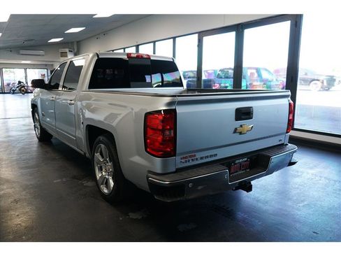 Used 2018 Chevrolet Silverado 1500 LT w/ Texas Edition RWD image 5