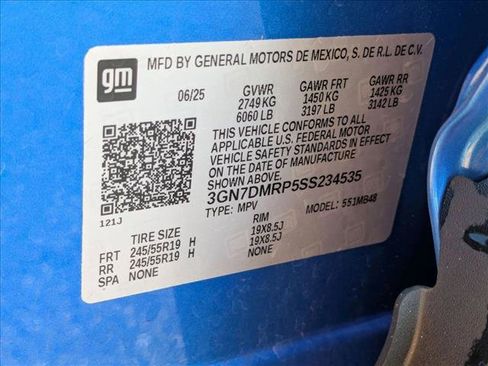 Used 2025 Chevrolet Equinox EV LT FWD image 15