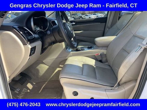 Used 2019 Jeep Grand Cherokee Overland AWD/4WD image 39