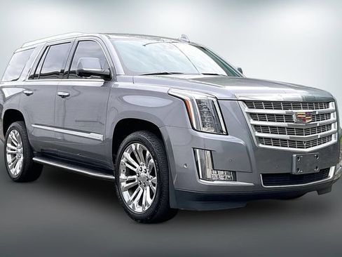Used 2020 Cadillac Escalade Luxury w/ LPO, Radiant Package AWD/4WD image 1