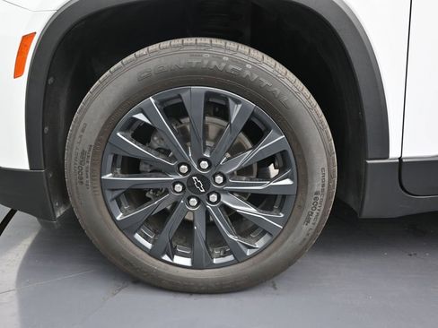 Used 2024 Chevrolet Traverse RS image 9