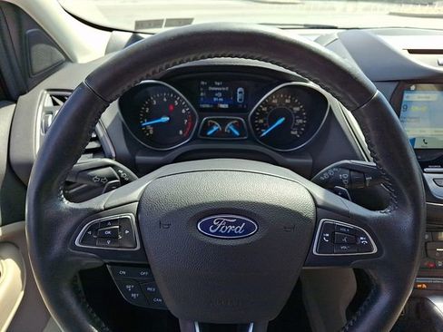 Used 2017 Ford Escape Titanium image 19
