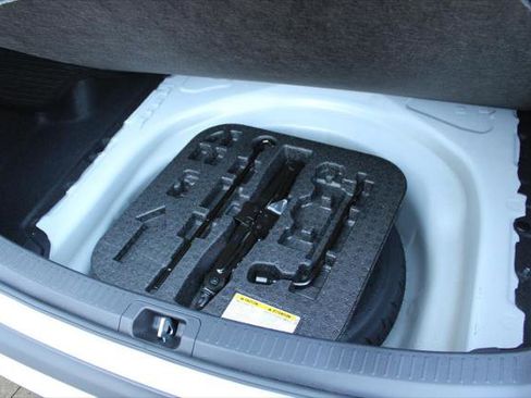 Certified 2023 Toyota Corolla LE image 27