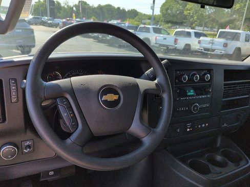 Used 2024 Chevrolet Express 3500 LS RWD image 9