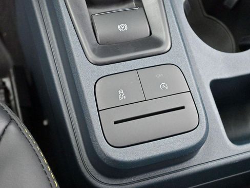 Used 2025 Ford Maverick Lobo AWD/4WD image 22