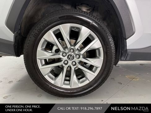 Used 2019 Toyota RAV4 Limited w/ Cold Weather Package AWD/4WD image 13