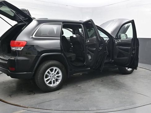 Used 2018 Jeep Grand Cherokee Laredo AWD/4WD image 49