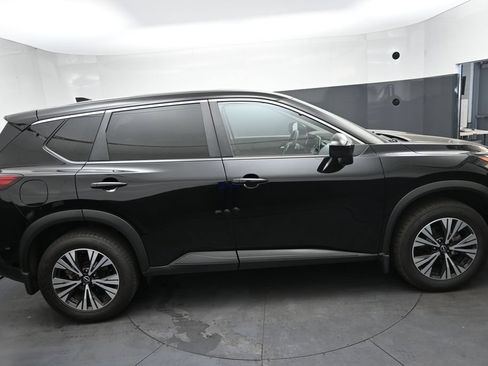 Used 2023 Nissan Rogue SV FWD image 24