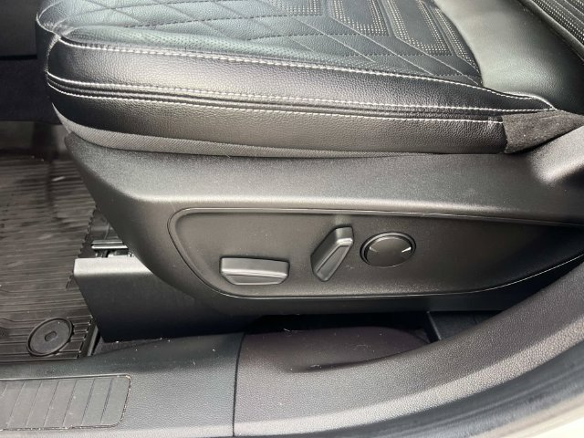 Certified 2023 Ford Escape Platinum w/ Premium Technology Package AWD/4WD image 22