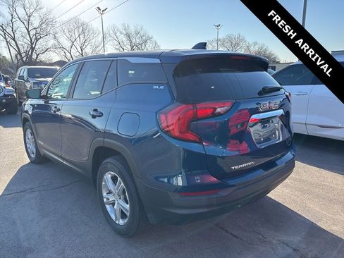 Used 2021 GMC Terrain SLE image 3