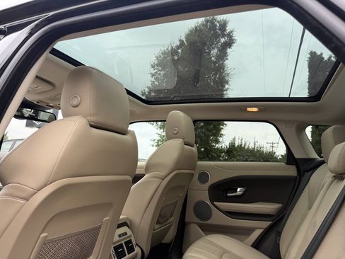 Used 2017 Land Rover Range Rover Evoque SE Premium AWD/4WD image 22