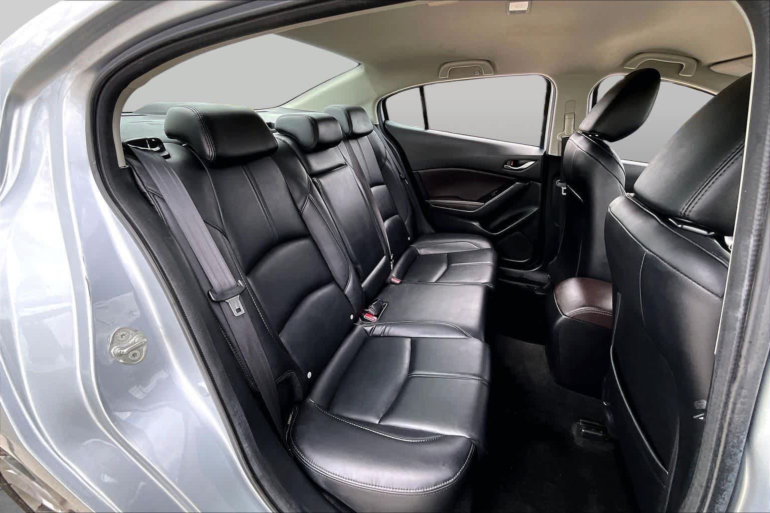 Used 2018 MAZDA MAZDA3 Touring FWD image 20