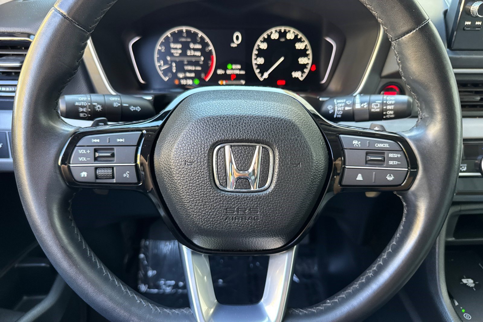 Used 2025 Honda Pilot Touring image 11