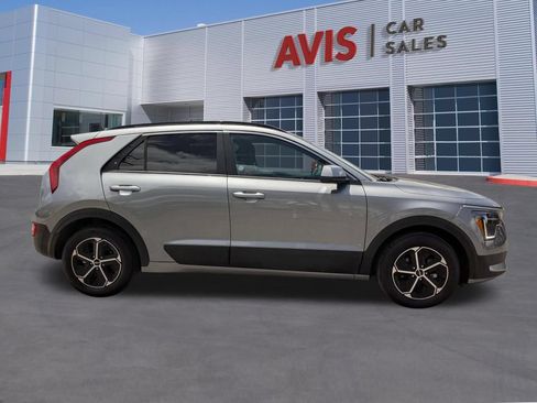 Used 2025 Kia Niro LX FWD image 7
