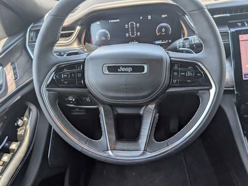 Certified 2023 Jeep Grand Cherokee L Overland AWD/4WD image 19