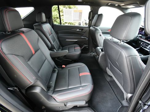 Used 2025 Chevrolet Traverse RS w/ LPO, Floor Liner Package AWD/4WD image 21