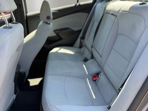 Used 2019 Chevrolet Cruze LT w/ Convenience Package FWD image 10