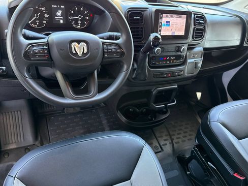 Used 2024 RAM ProMaster 2500 w/ Convenience Group FWD image 18