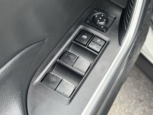 Used 2025 Toyota RAV4 XLE FWD image 16
