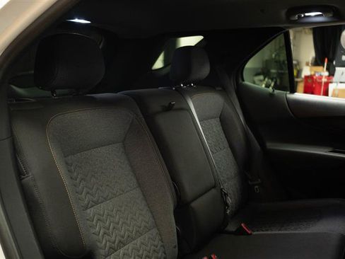 Used 2023 Chevrolet Equinox LT FWD image 16
