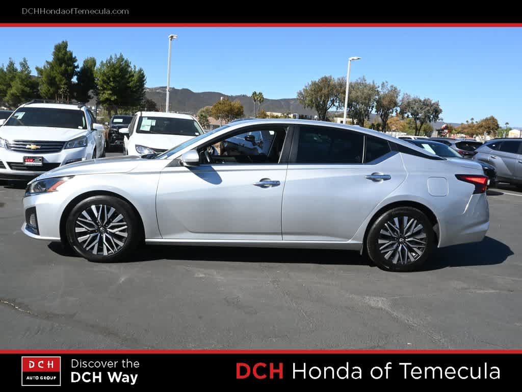 Used 2023 Nissan Altima 2.5 SV w/ SV Premium Package FWD image 4