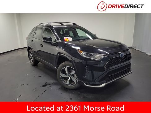 Used 2021 Toyota RAV4 SE image 1
