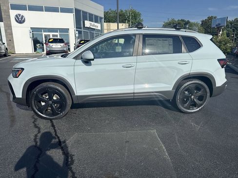 New 2025 Volkswagen Taos SEL image 3