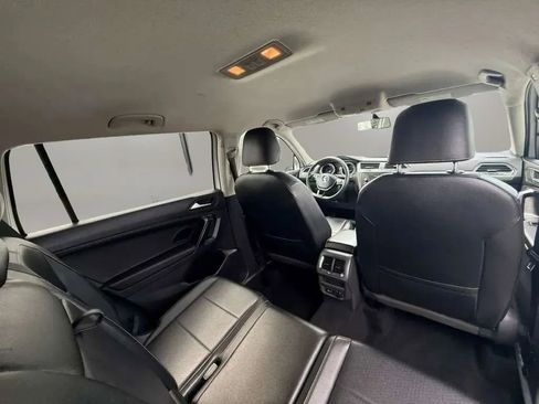 Used 2021 Volkswagen Tiguan SE AWD/4WD image 23